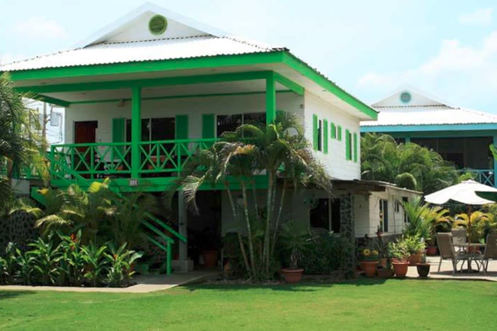Our bungalow: we rent downstairs. Se alquila bungalow en planta baja