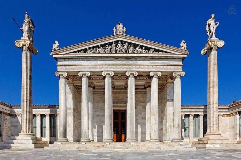Near all the popular sights of Athens