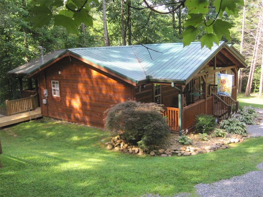 Welcome to Webb Creek Hideaway!