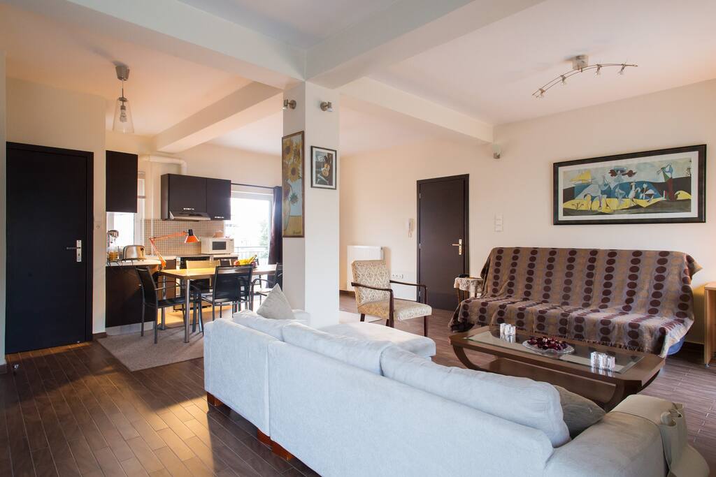 Main Area (south panoramic view, door on the left to wc/shower, middle door to bedrooms and bathroom)