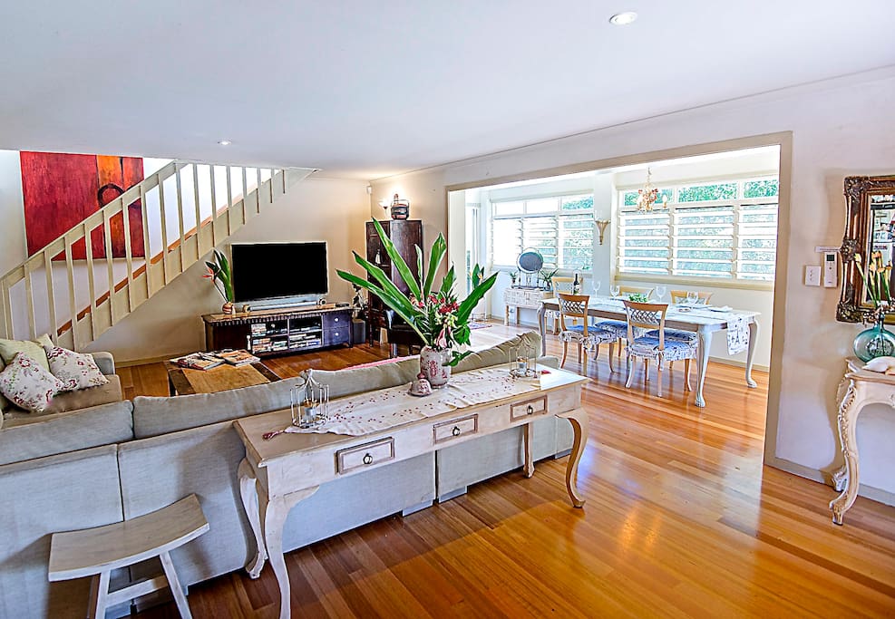 Open plan living in a bright and light convivial space