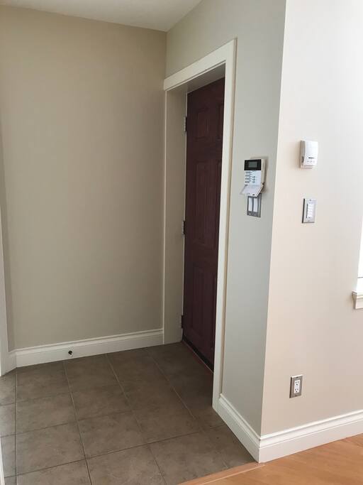 Entrance/Alarm/radiant heat