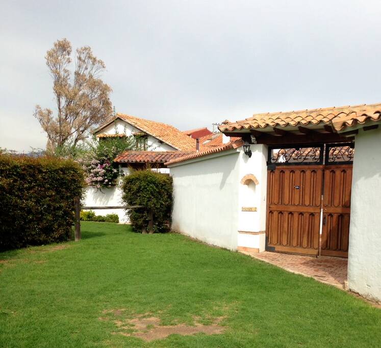 Portón Principal