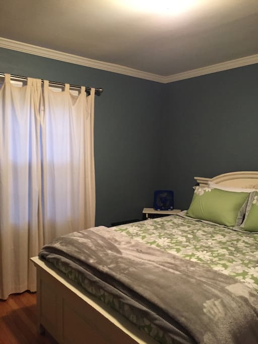Queen Bed