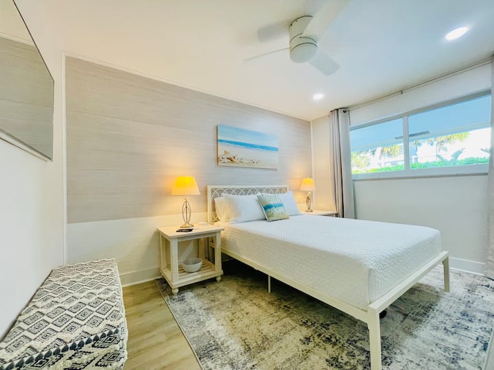 Bedroom #6, Queen size bed, Ceiling fan, 50” Smart UHDTV