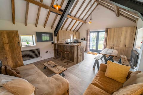 Cosy Quaint Barn Conversion In A Rural Landscape