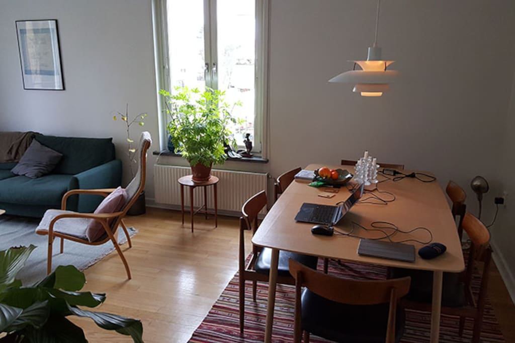 Workspace / dining space