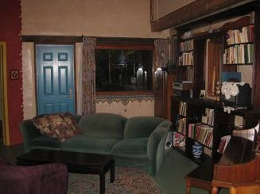 Owner-built solar adobe has funk and charm