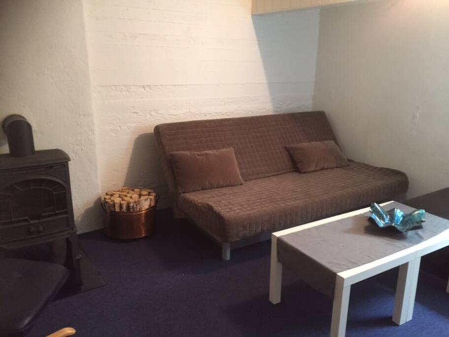 Sov 4: Sleeping couch