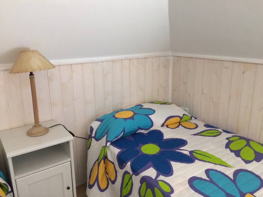 Buhardilla dormitorio.