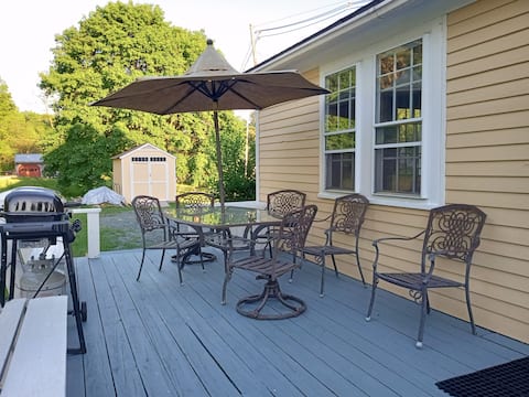Historic 'Welcome Acres' Plank House by Mt Sunapee