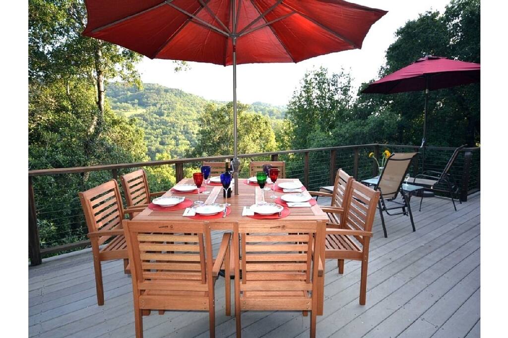 Close up of enjoyable outdoor meal setting