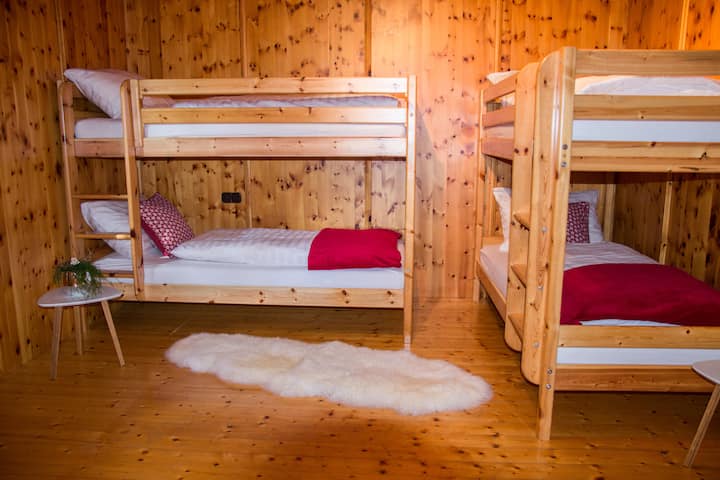 საძინებელი 1