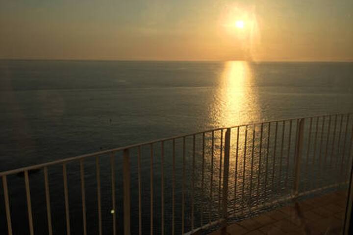 ESPECTACULAR LOFT DE DISEÑO ENCIMA DEL MAR (II) gallery image 3