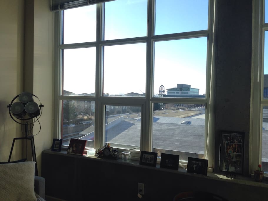 Bay area windows with lots of sunlight facing SF