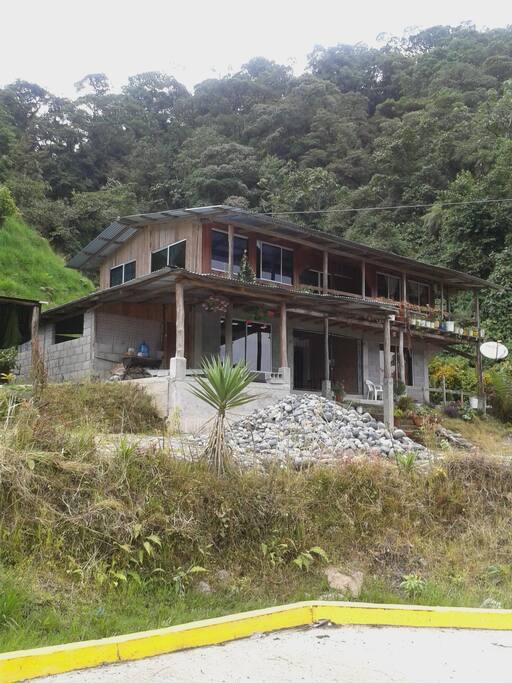CASA FAMILIAR OTRA TOMA