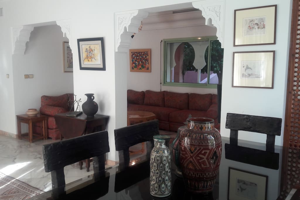 Salon marocain et salle à manger