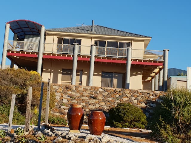 The Law’s Rest Beachfront House gallery image 2