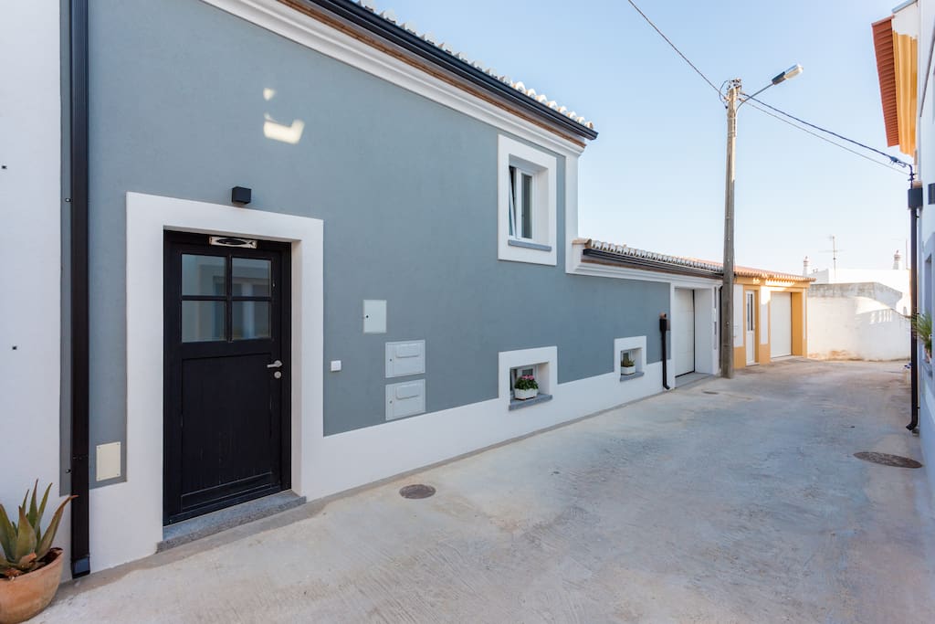 front view house