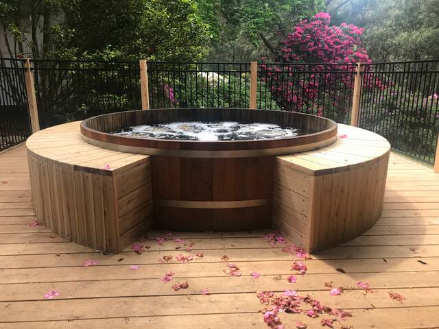 Beautiful Hot tub – Cosy 2 Bedroom Apartment