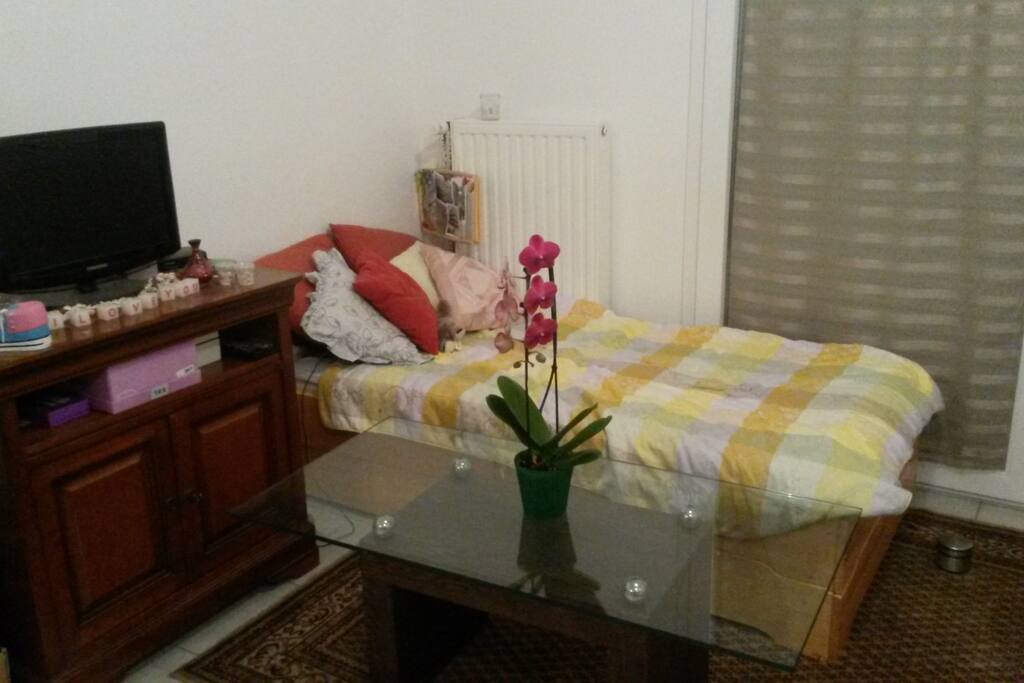 Banquette (pouvant servir de couchage supplémentaire)