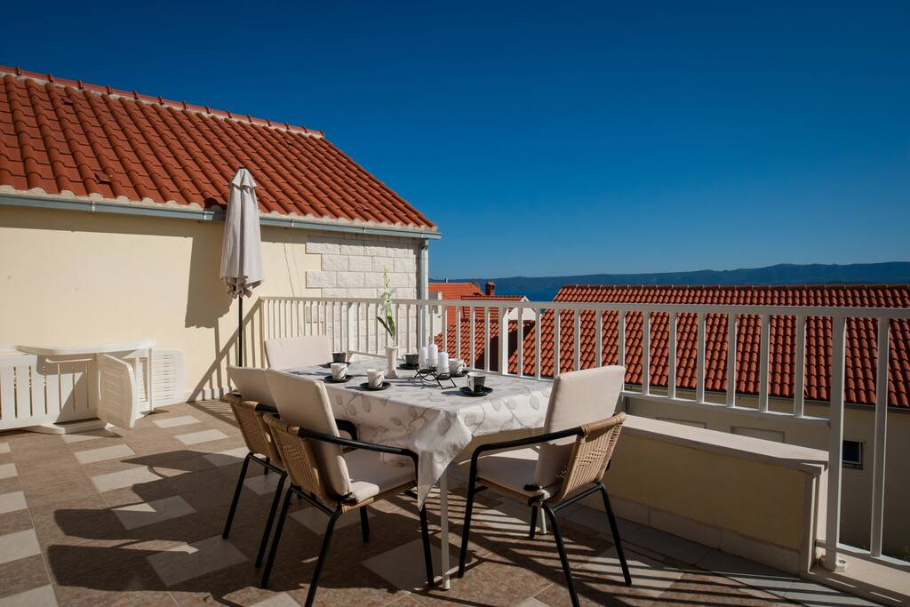 perfect spot for breakfast and morning coffee