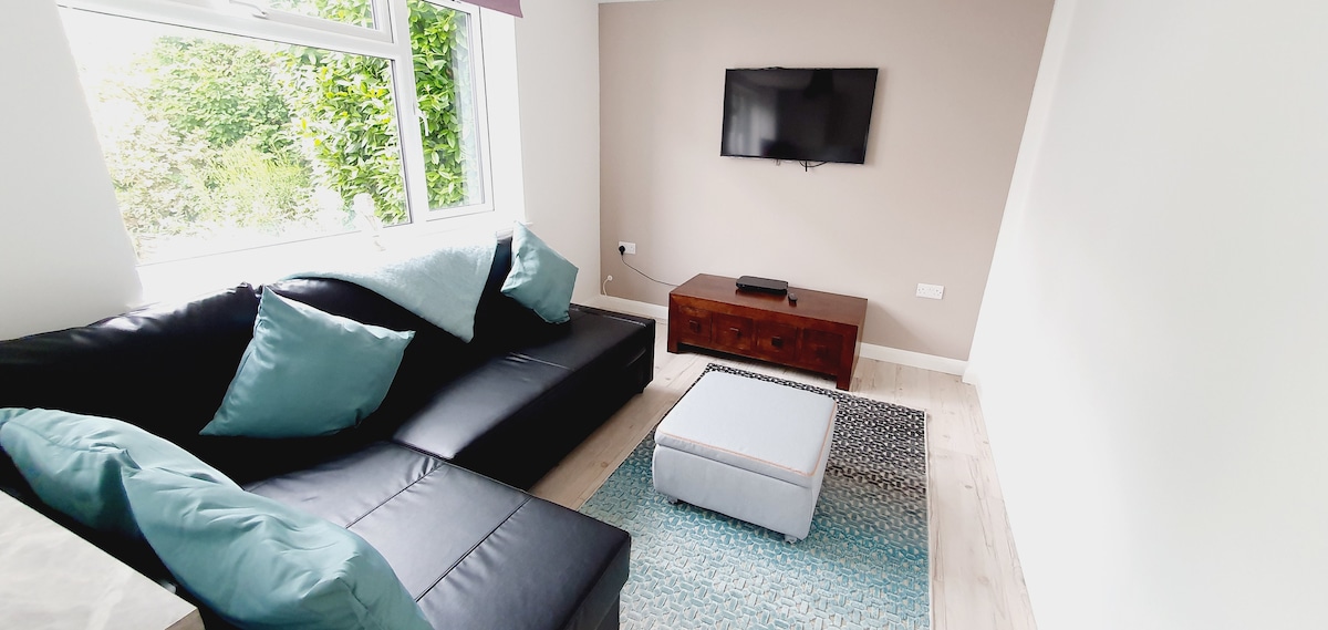  เตียงโซฟาขนาดใหญ่ในเลานจ์