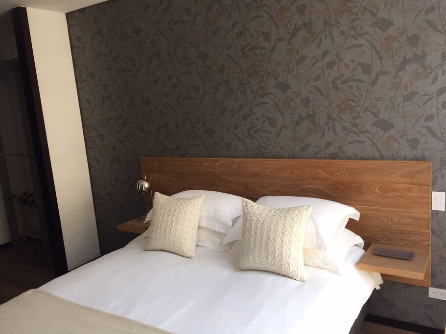 Premium quality mattress with 300 thread-count cotton linnens.