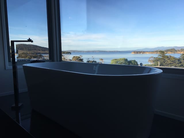Couples getaway on Bruny island