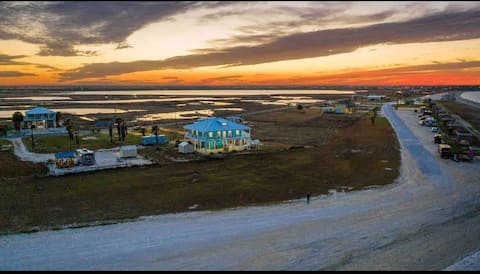 Beachfront and beautiful- Magnolia Beach