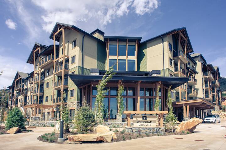 Outdoor Hot Tubs ★ Skiing | Fishing | Golfing ★