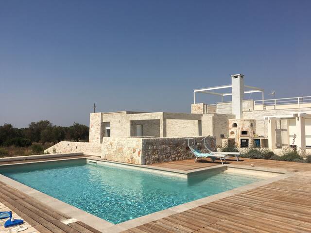 Villa in Salento with swimming pool. gallery image 2