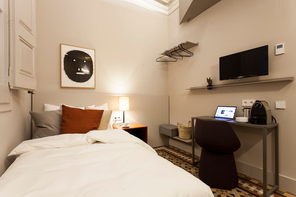 Comfy single Swissflex bed and desk