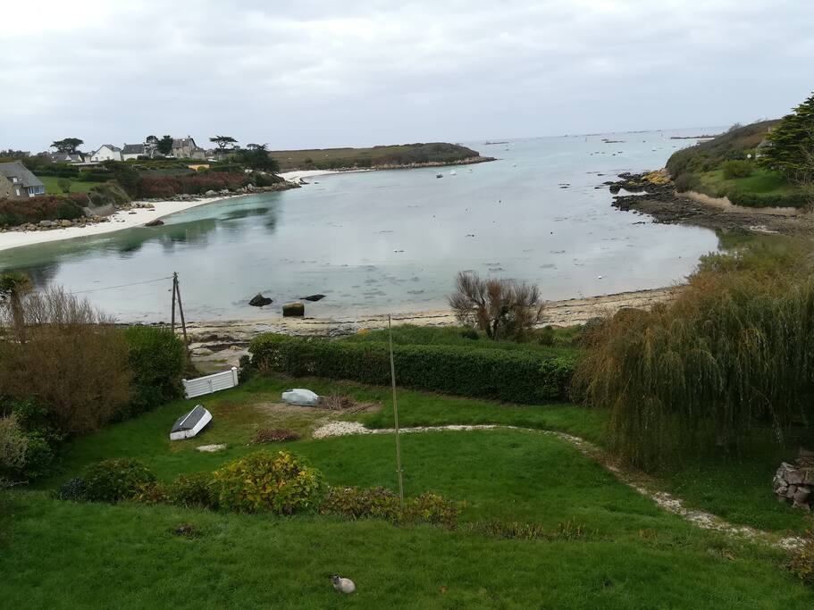 jardin descendant jusqu'à la plage