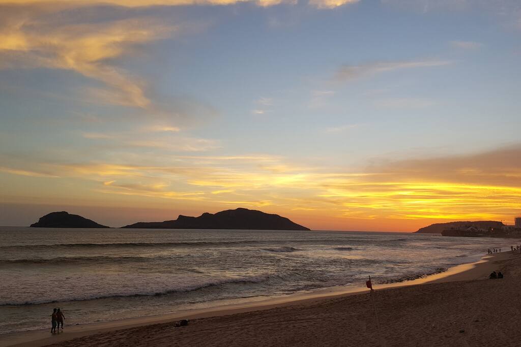 Vive los atardeceres mas espectaculares de Mazatlán, conocido mundialmente como "La Perla del Pacífico"