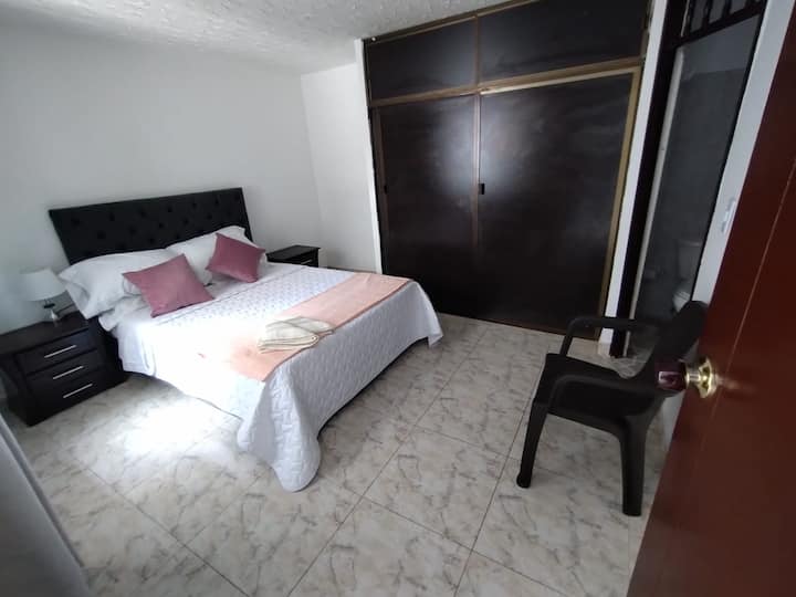Habitación 2 con su respectivo baño de aseo