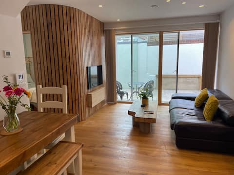 Successful Airbnb property: Lovely ground floor self contained apartment in Exminster