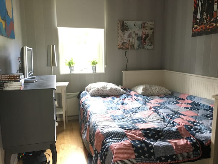 第二和第三间卧室的床可调整为双人床 