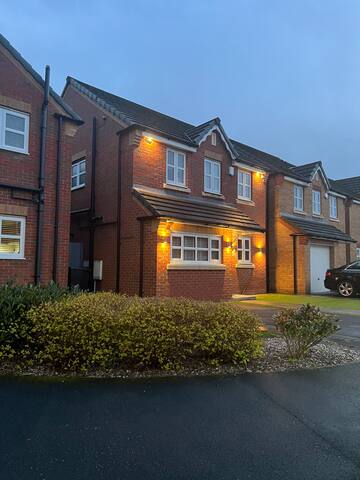 Stunning Home in Astley