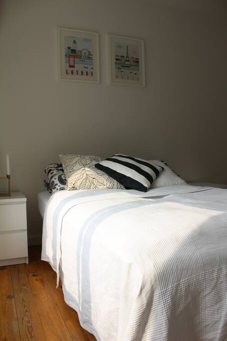 Bedroom with Queen size bed