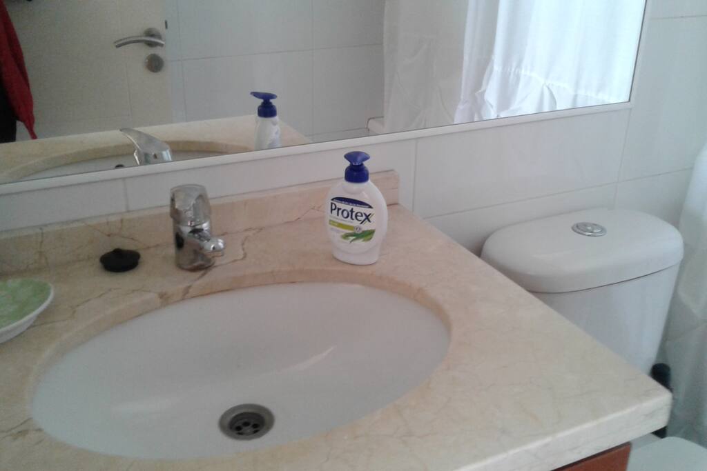 Baño en suite.