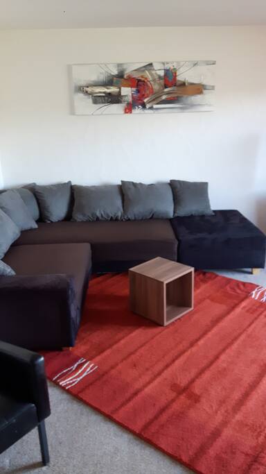 In wenigen Handgriffen zum Schlafsofa (160/180) umgebaut.