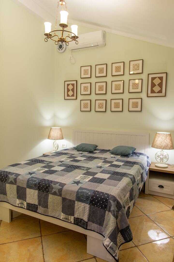 Hinteres Schlafzimmer mit eigenem Balkon