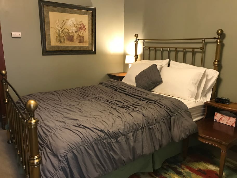 2nd bedroom, Queen Size Bed