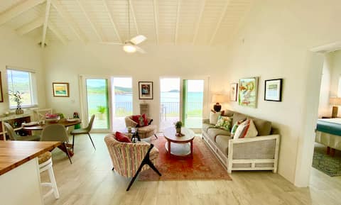 Top performing Airbnb: Waterfront Cottage with private beach! in Coral Bay