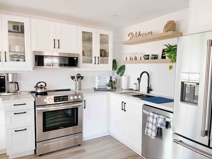 Newly renovated cottage on large private beach