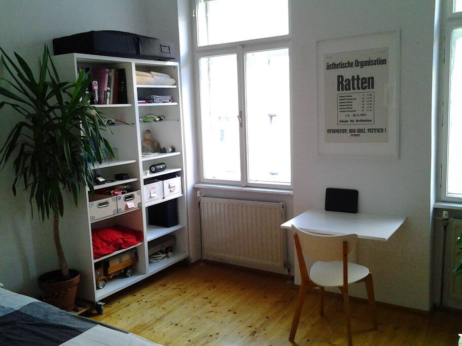 guest room 01 -
small tabel up
