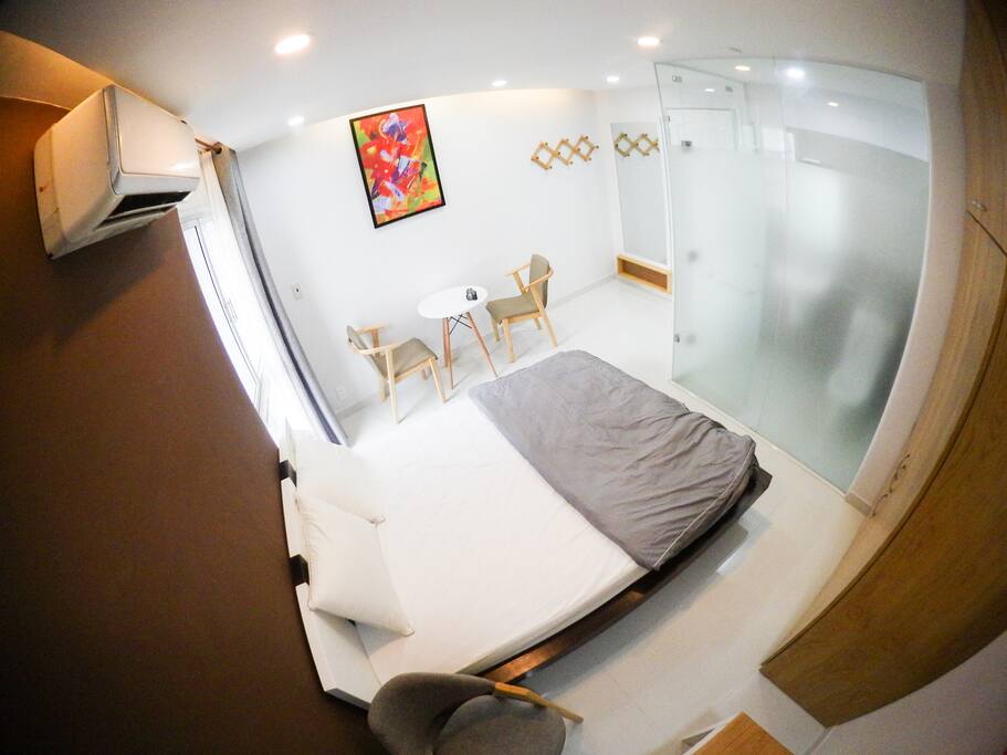 ROOM OVERVIEW