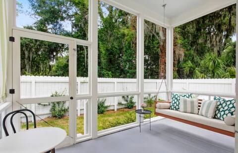 Bright Dreamy Cottage w/ Fenced Yard & Beach Pass
