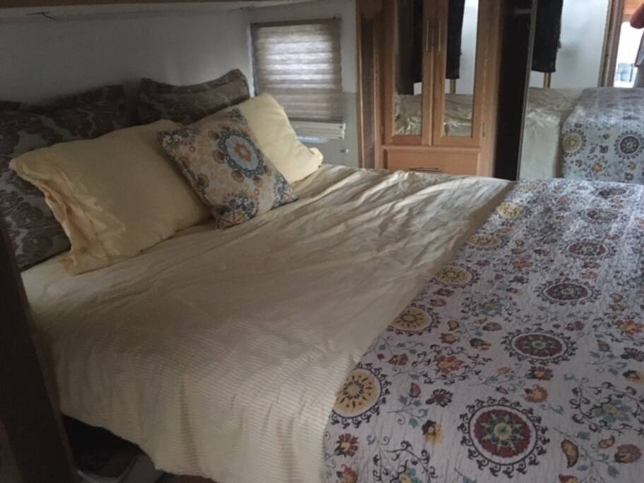 Comfortable queen bed